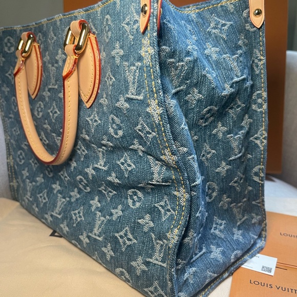 ‼️‼️SOLD‼️‼️
💙Louis Vuitton Denim Onthego MM💙 - Picture 5 of 13